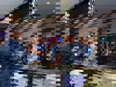 1761058756375