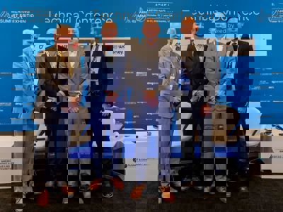 1760985578211